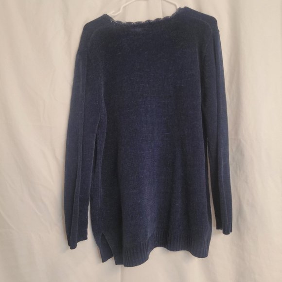 Cozy Vintage Carolyn Taylor Floral Embroidered Navy Sweater - Picture 5 of 10